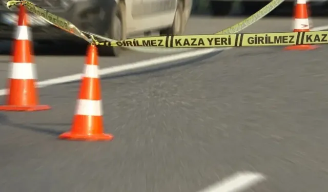 Hafif ticari araç ile servis aracı çarpıştı... 1 kişi öldü
