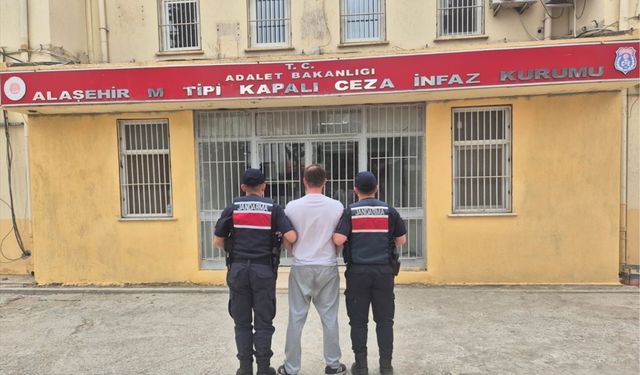 Hırsızlıktan aranan firari hükümlü yakayı ele verdi!
