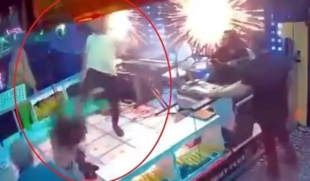 Korku dolu anlar: Sahnede yaşamına son verdi