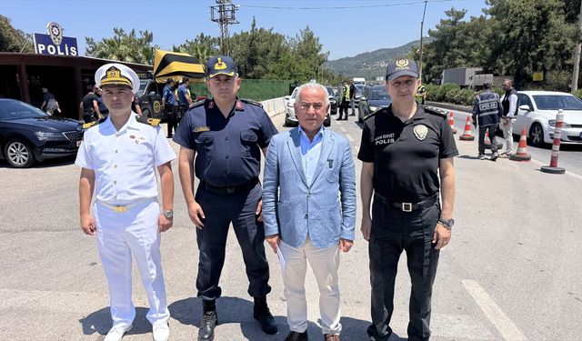 Bodrum'da kara yolunda bayram hareketliliği yaşanıyor