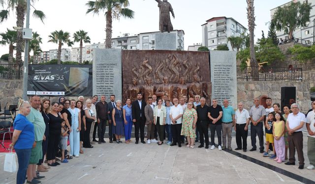 Madımak Katliamında hayatını kaybedenler Karabağlar’da anıldı