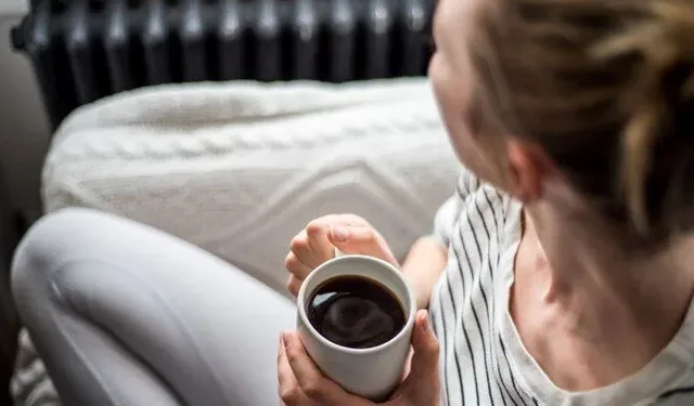 Çay ve kahveyi çok sıcak içmek kanser riskini artırıyor