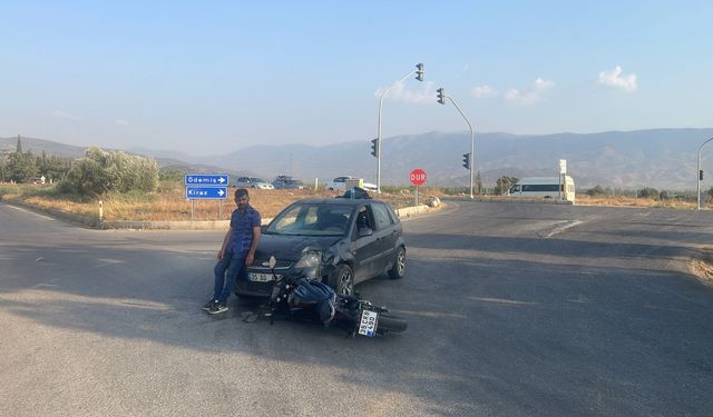 Ödemiş'te otomobille çarpışan motosikletin sürücüsü yaralandı