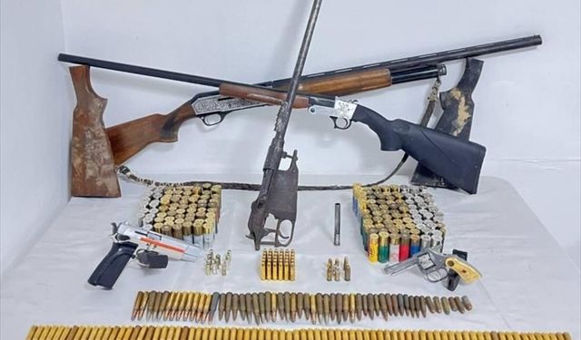 Çivril'de silah tamiri ve satışı yapan tornacı yakalandı