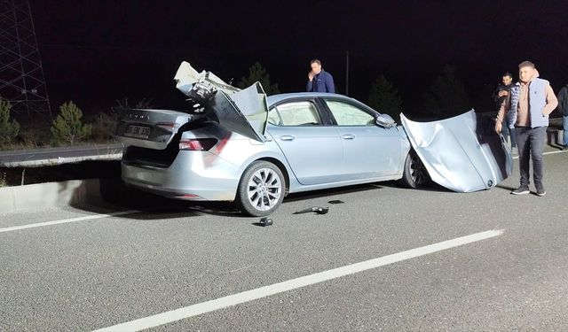 Kütahya'da kamyonla çarpışan otomobilin sürücüsü öldü