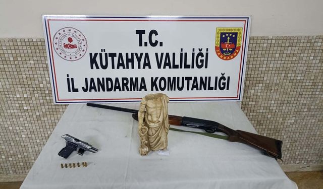 Kütahya'da Asklepios heykeli ele geçirildi