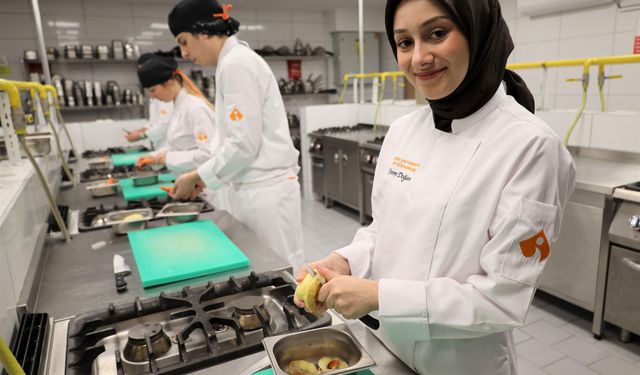 Mutfaktaki sebze atıkları 'komposta' dönüştü