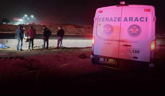 Kontrolden çıkan motosiklet kanala uçtu: Sürücü öldü!