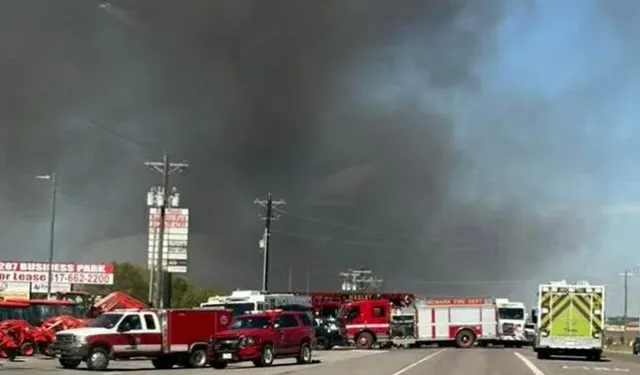 Uçak karavan parkına düştü: En az 2 ölü