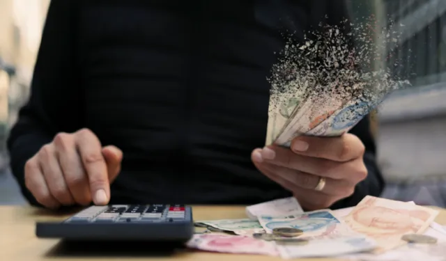 Resmi Gazete'de yayımlandı: Maaşlardan her ay yüzde 3 kesinti yapılacak!