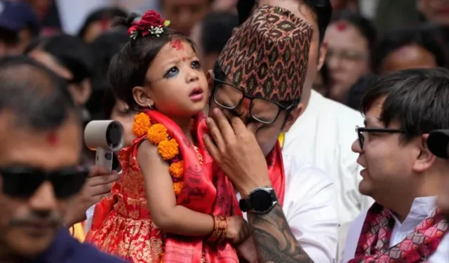 2 yaşındaki çocuk tanrıça seçildi!