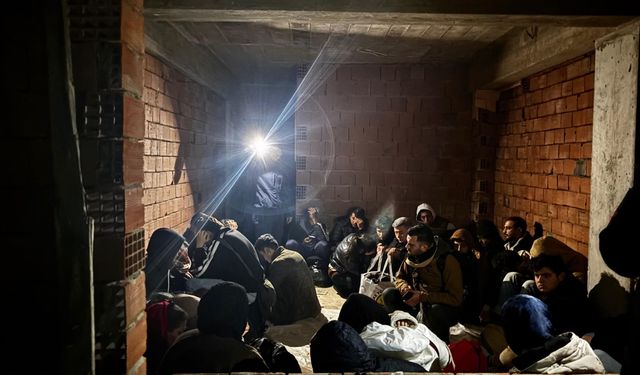 Umuda yolculuk yarıda kaldı: 28 düzensiz göçmen yakalandı