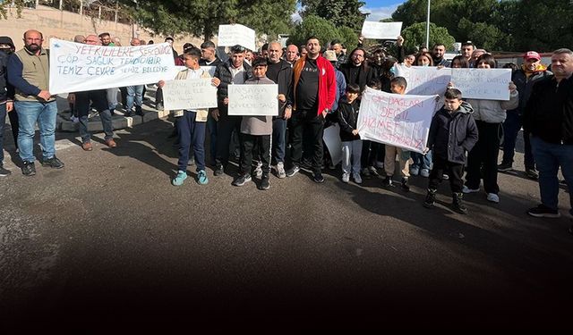 Buca'da çöp isyanı sürüyor: "Derdimiz siyaset değil, hizmet istiyoruz!"