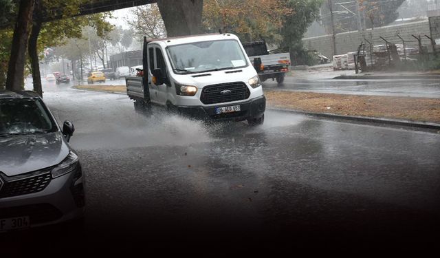 Meteoroloji'den İzmir için kuvvetli sağanak uyarısı!