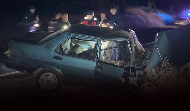 Otomobil kepçeye çarptı: Baba öldü, oğlu yaralandı