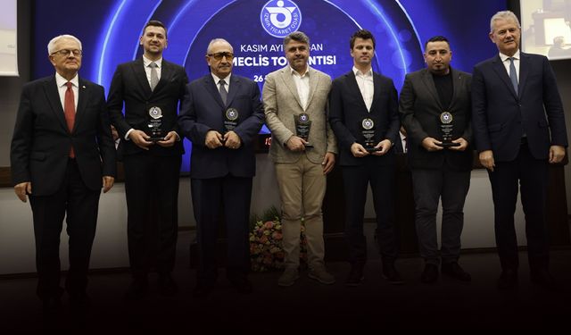 Yılın en çok büyüyen İzmirli firmaları belli oldu: Plaketlerini Özgener verdi!