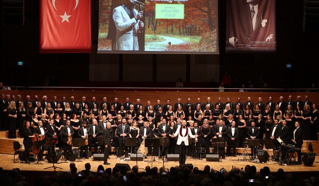 İzBB Korosu "Sonbahar Şarkıları"yla yüreklere dokundu