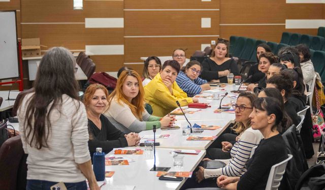 Bornova’da “Kadınların İnsan Hakları” için güçlü adım