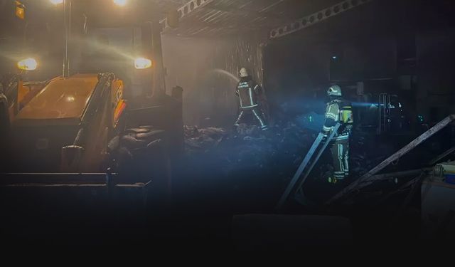 İzmir'de fabrikada yangın paniği... Alevler kontrol altına alındı!