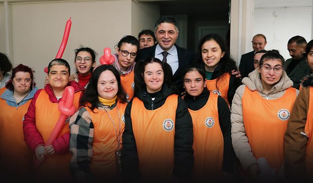 Aliağa Engelsiz Kafe'de yürekleri ısıtan kutlama!