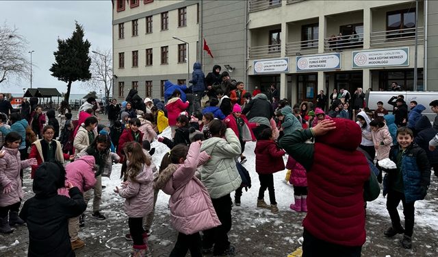 Bodrum'da öğrencilere kar sürprizi