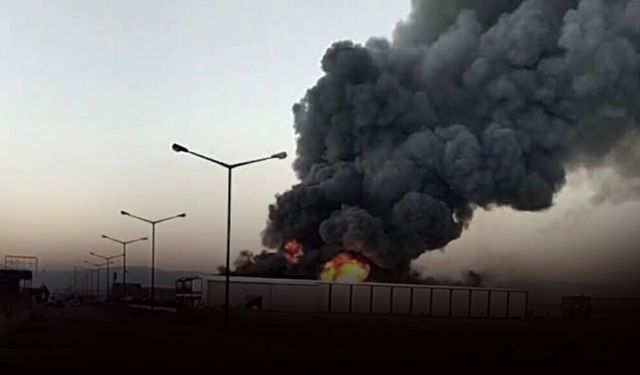 Denizli'de korkutan fabrika yangını: Dumanlar gökyüzünü kapladı