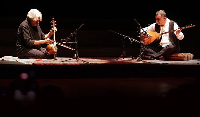 İki kültür iki usta bir sahnede