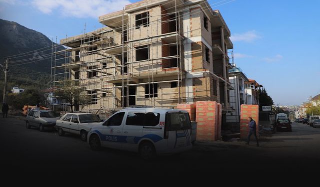 İkinci kattan zemine çakıldı... İnşaat işçisi feci şekilde can verdi!