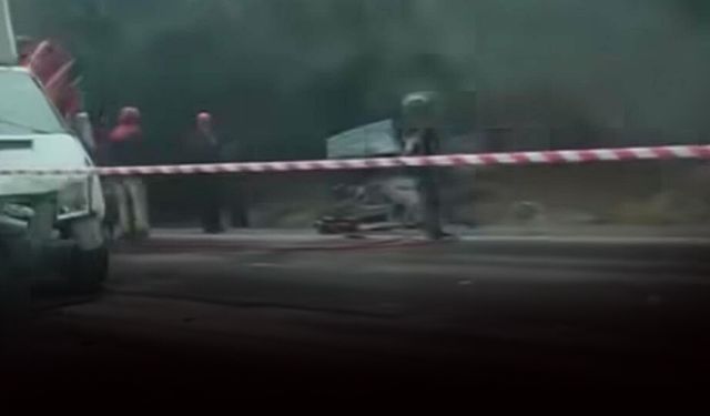 Kamyonetle otomobil çarpıştı: Feci kazada 2 ölü, 1'i ağır 2 yaralı