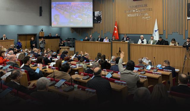 Başkan Tugay’dan detaylı 'havuz' açıklaması... 800 kişi işbaşı yaptı 300 kişi bekliyor!