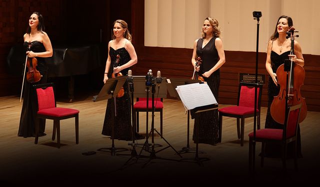 Türk bestecilerinin eserleri ayakta alkışlandı