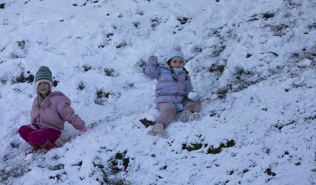 Aydın'ın yüksek kesimleri beyaza büründü