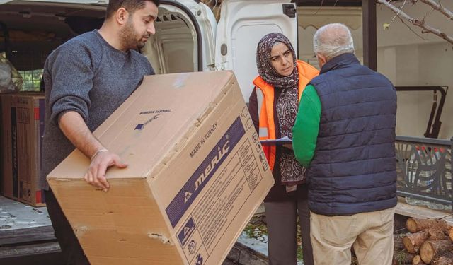 Kuşadası Belediyesi'nden soba yardımı