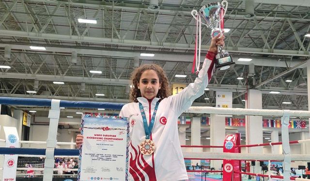 Şampiyon kız kardeşlerin hedefi dünya kupasında altın madalya