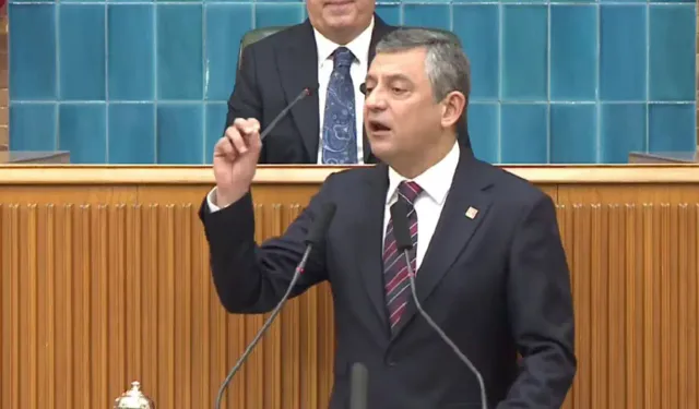 Özel'den yılın ilk grup toplantısı