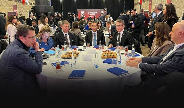 CHP’nin Yerel Medya Buluşmaları İzmir’de başladı