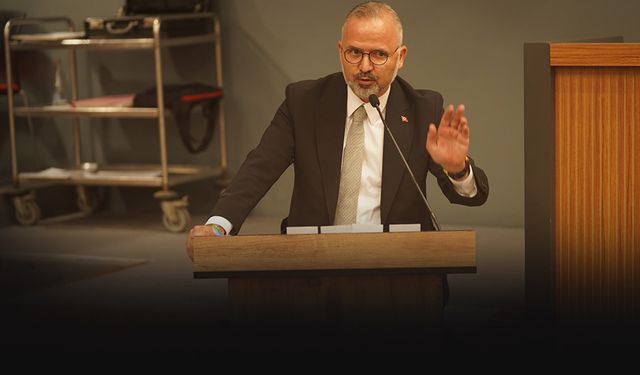 ‘Trafik’ tartışması büyüyor: AK Partili Yıldız’dan Yıldır’a sert sözler... "Onat Tüneli'ni 9 yıldır bitiremediniz"