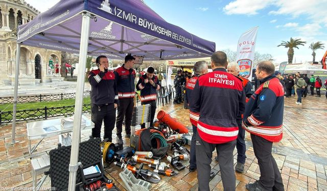 30 Ekim ve 6 Şubat’ın sessiz tanıkları İzmir’de sergilendi