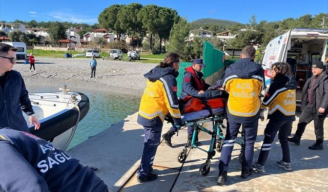 Balıkçı teknesinde rahatsızlanan kişiye tıbbi tahliye yapıldı