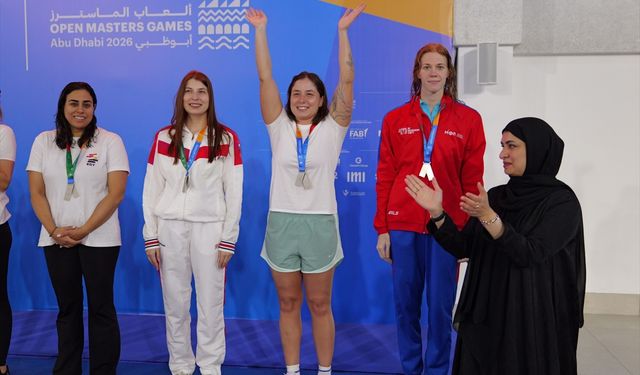 Rekortmen yüzücü Avcı'dan yeni masterler Türkiye rekoru