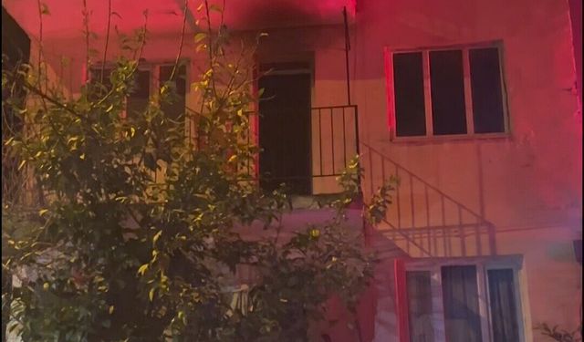 3 katlı apartmanda yangın paniği: 1 kişi hastanelik!