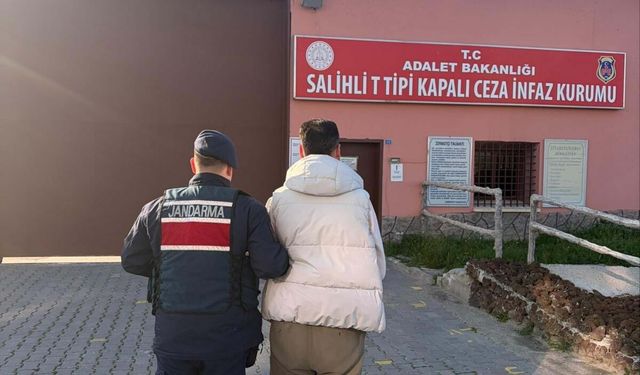 Manisa'da firari 2 hükümlü yakalandı
