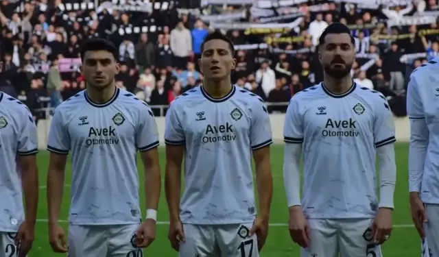 Altay'da taşlar yerinden oynuyor