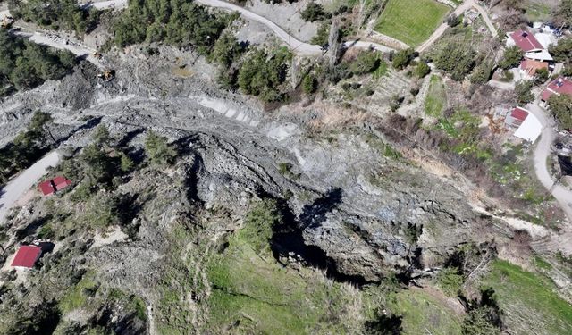 Muğla'da heyelan yaşanan alan havadan görüntülendi