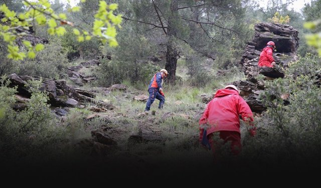 Okula gitmek için çıktı geri gelmedi... 14 yaşındaki Rabia için polis seferber oldu