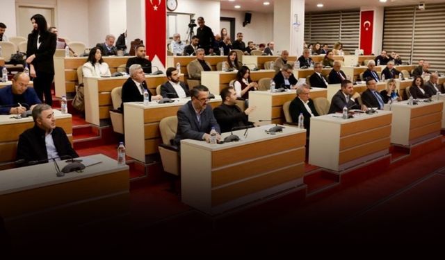 Tarkan repliği gündem oldu: Bayraklı’da ‘Atıl Kurt’ polemiği