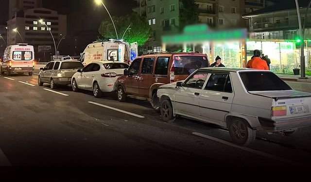 4 aracın karıştığı kazada 6 kişi hastanelik!