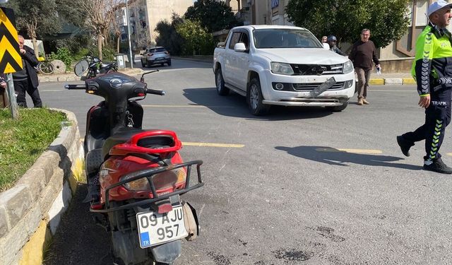 Pikabın çarptığı motosikletteki karı koca yaralandı