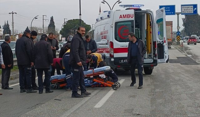 Manisa'da minibüsün çarptığı yaya yaralandı