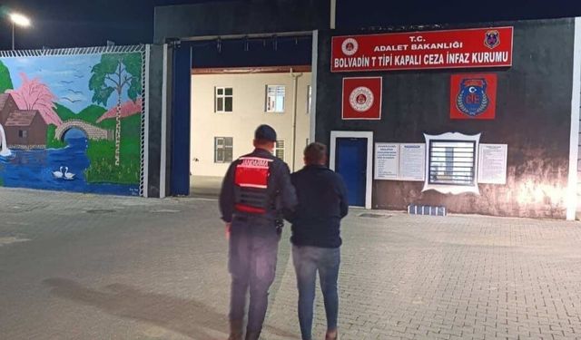 Jandarma ekipleri aranan 61 kişi yakaladı
